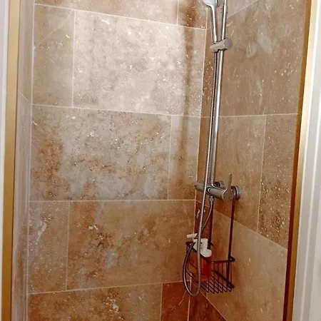 Agate - En Plein Coeur De La Digione